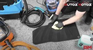 Car interior detailing or cleaning tools